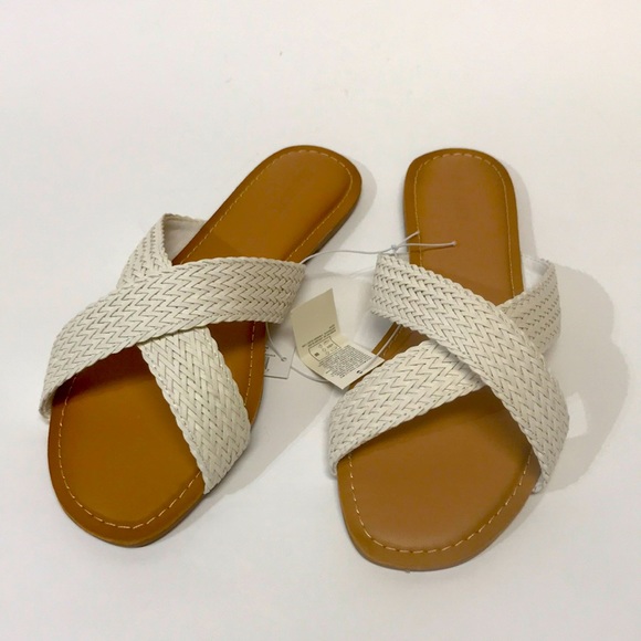 Old navy sandals - Picture 1 of 2